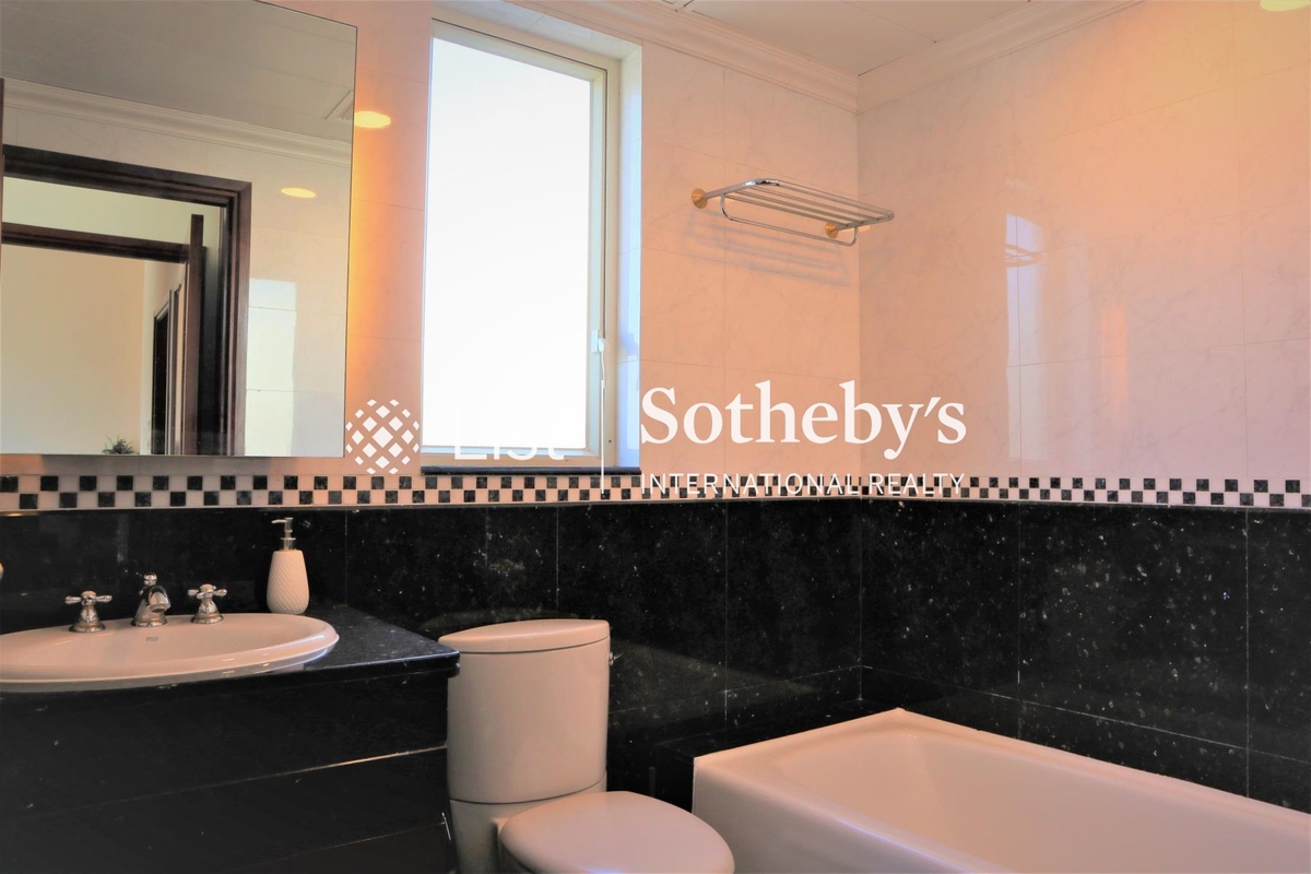 The Mount Austin The Mount Austin | Master Bathroom