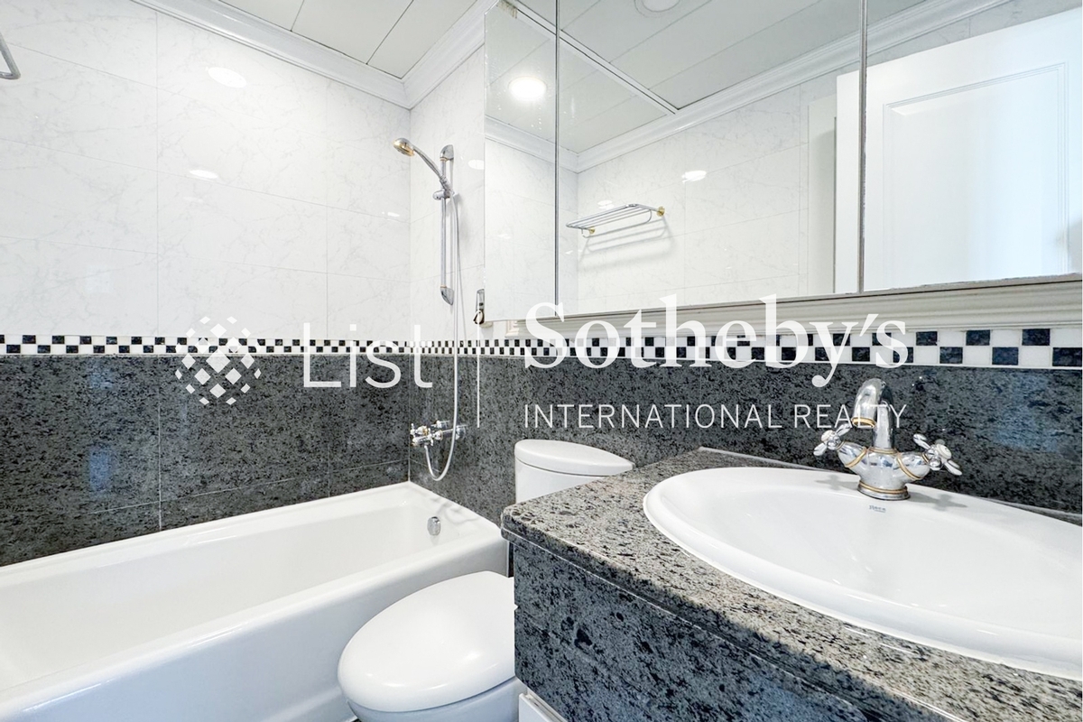 The Mount Austin The Mount Austin | Second En-suite Bathroom