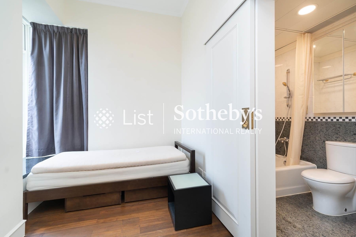 The Mount Austin The Mount Austin | Second En-suite Bedroom