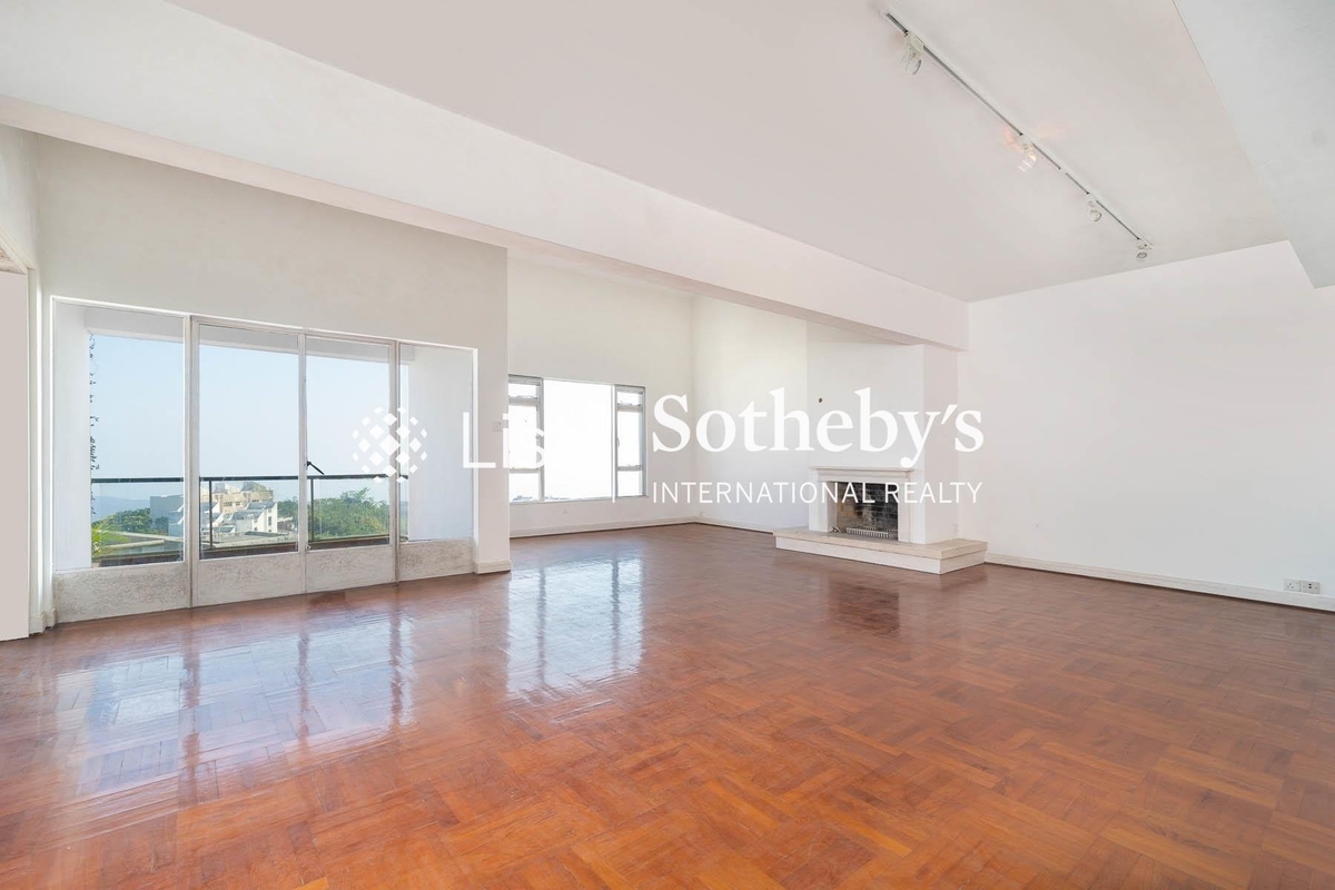 Strawberry Hill 紅梅閣 | Living Room
