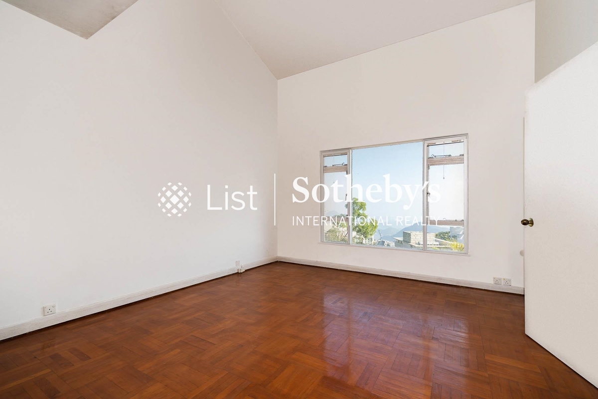 Strawberry Hill 紅梅閣 | Fourth En-suite Bedroom