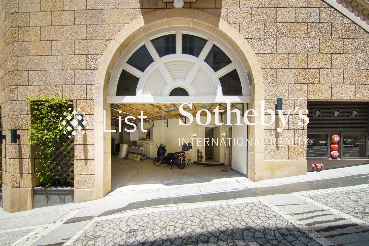 Bay Villas 南源 | Private Carport