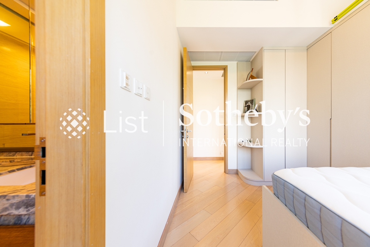 Larvotto 南灣 | Walk-in Closet in Master Bedroom 