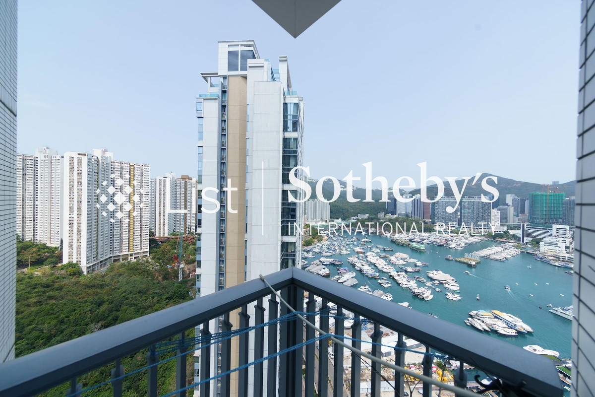 Larvotto 南灣 | Balcony off kitchen