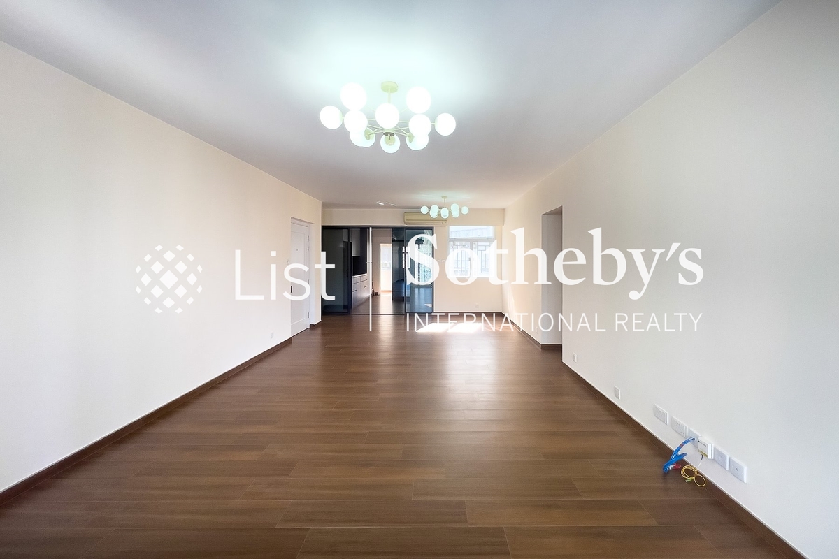 Dragon Garden 龍園 | Living and Dining Room