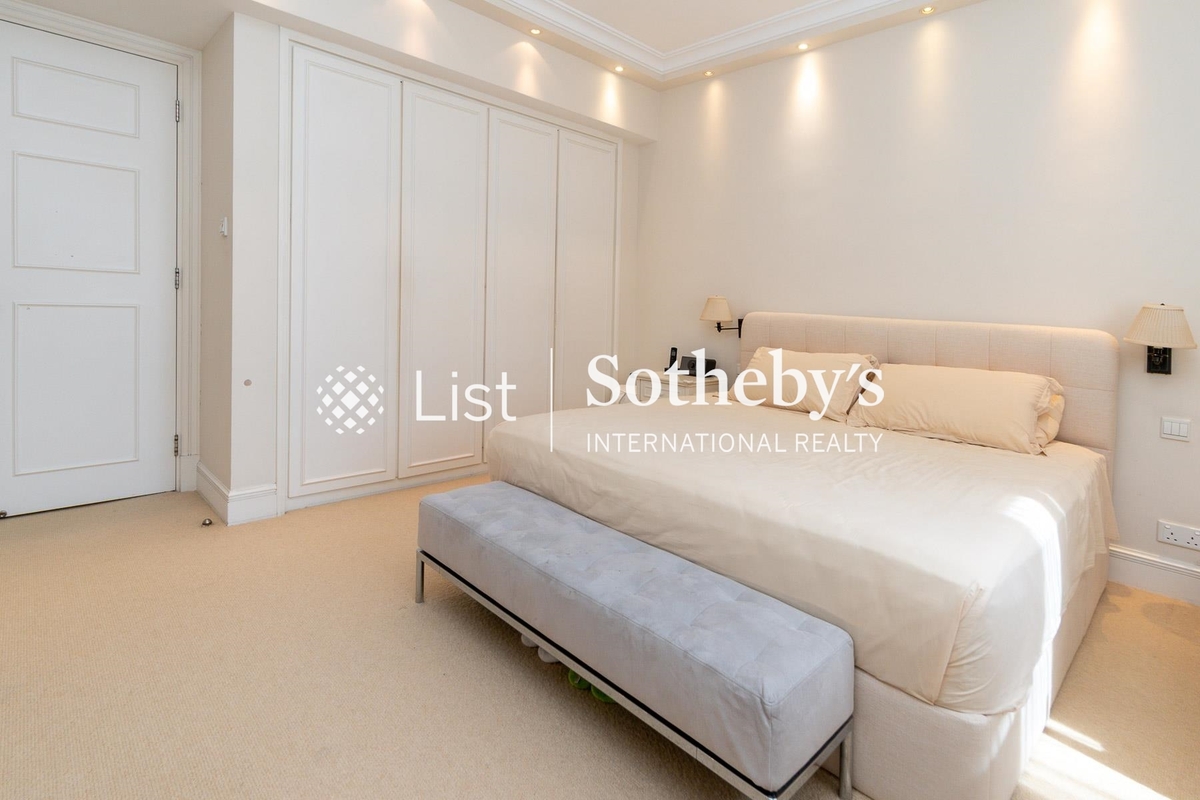 Dragon Garden 龍園 | Master Bedroom