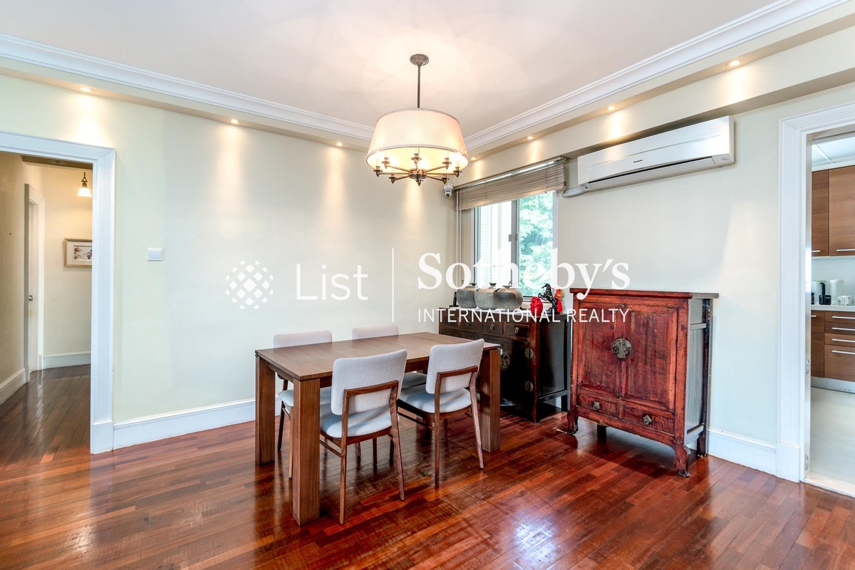 Dragon Garden 龍園 | Dining Area