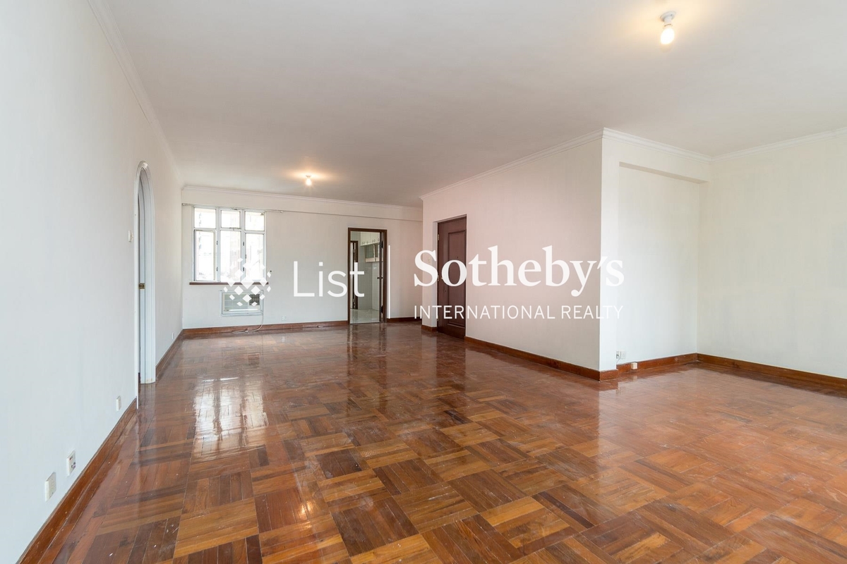 Dragon Garden 龍園 | Living and Dining Room