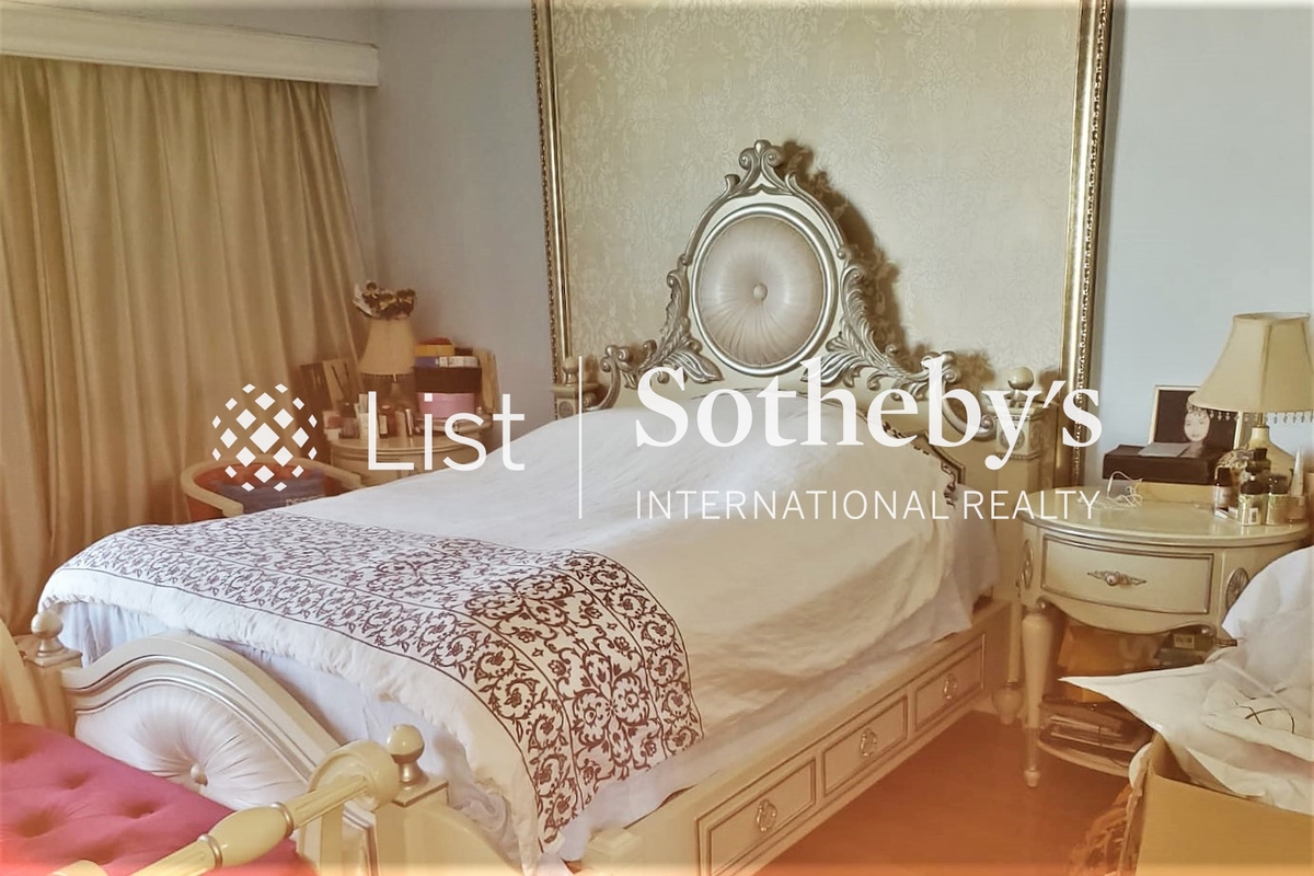 Dragon Garden 龍園 | Master Bedroom