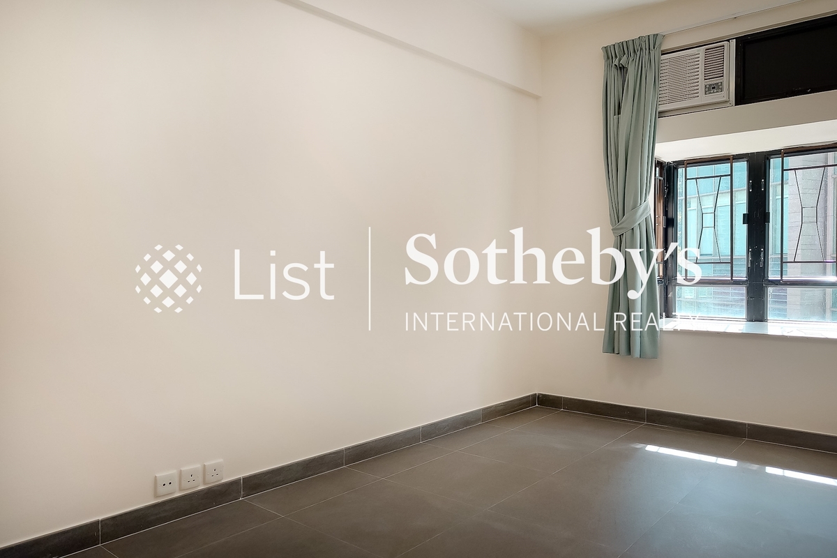 Scenic Heights 富景花園 | Third Bedroom