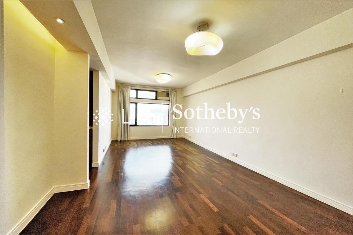 Scenic Heights 富景花園 | Living and Dining Room