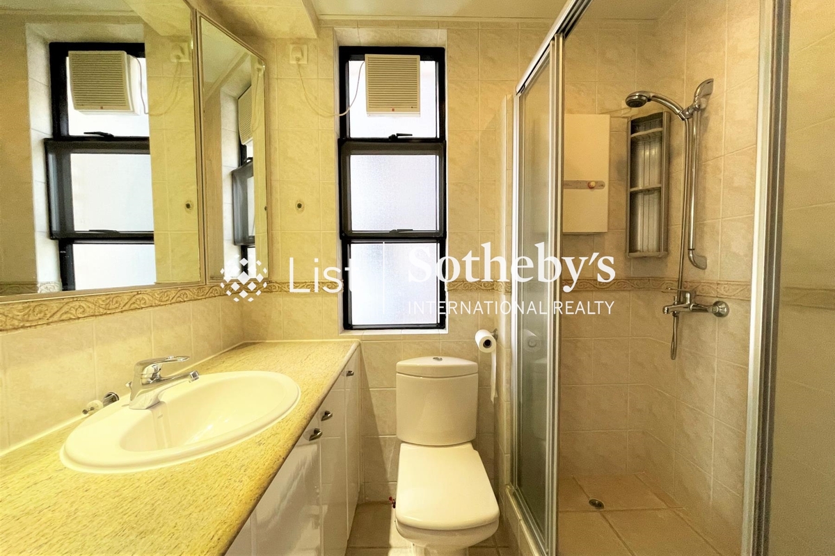 Scenic Heights 富景花園 | Guest Bathroom