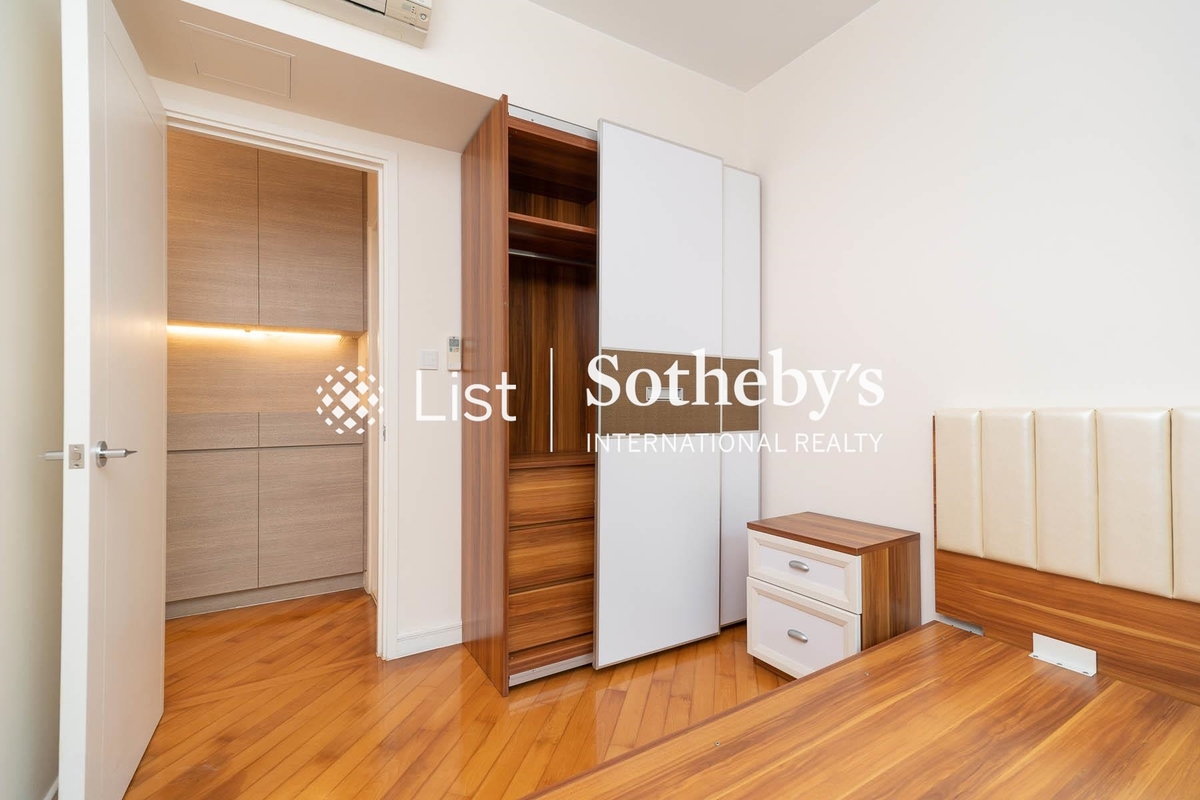 Residence Bel-Air Phase 1 貝沙灣第1期 | Built-in Wardrobe in Second Bedroom