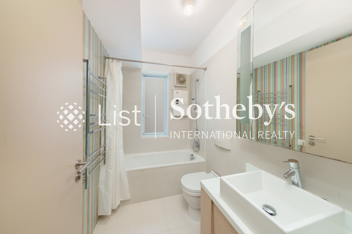 47-49 Blue Pool Road 藍塘道47-49號 | Guest Bathroom