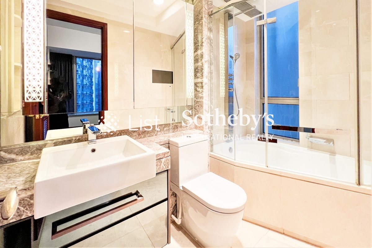 The Avenue 囍匯 | Master Bathroom