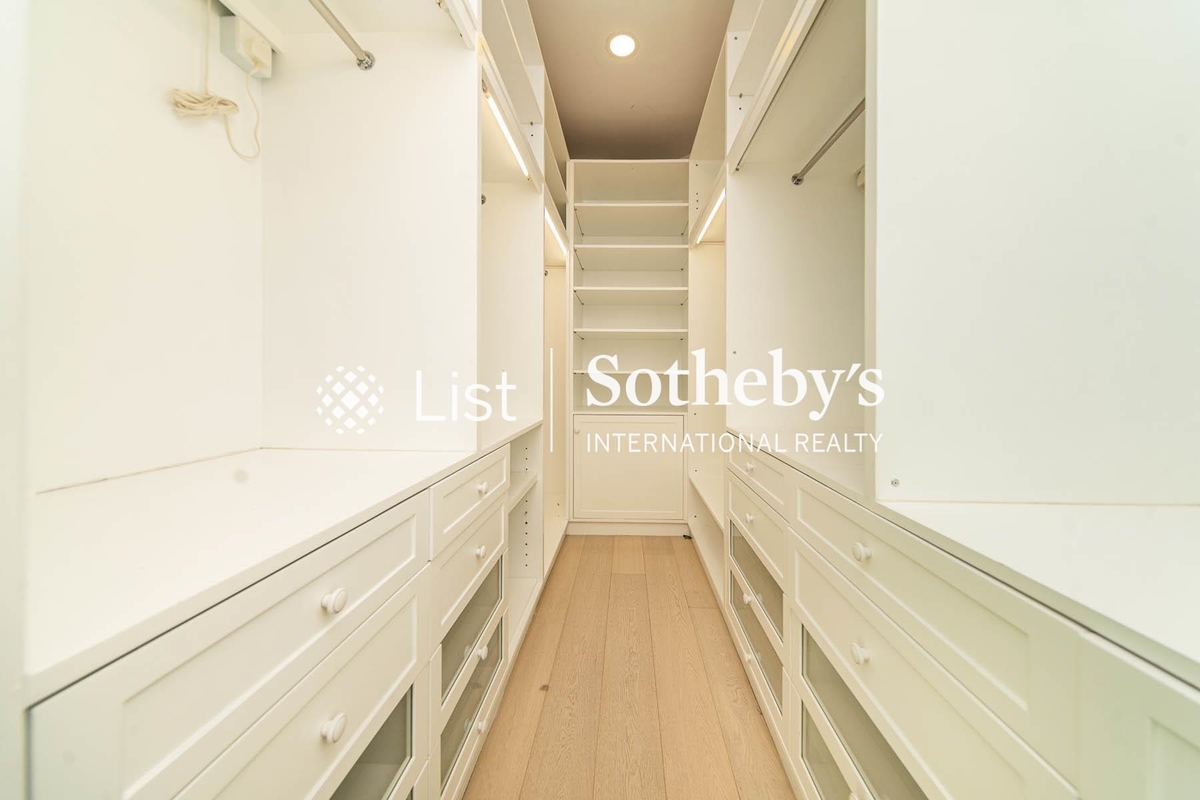1-3 Homestead Road 堪仕達道1-3號 | Walk-in Closet in Master Bedroom