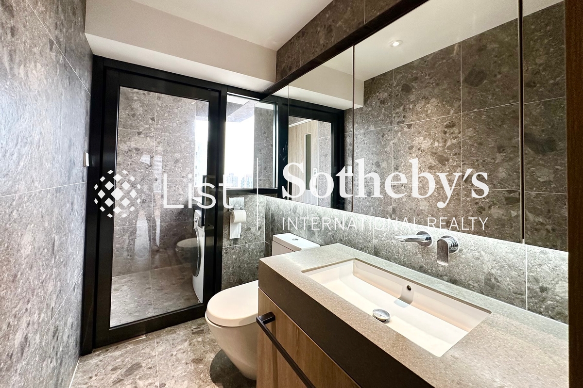 One Eleven One Eleven | Guest Bathroom