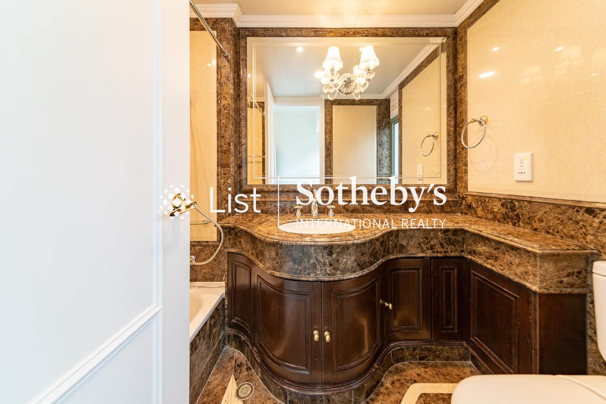 Bowen's Lookout Bowen's Lookout | Second En-suite Bathroom