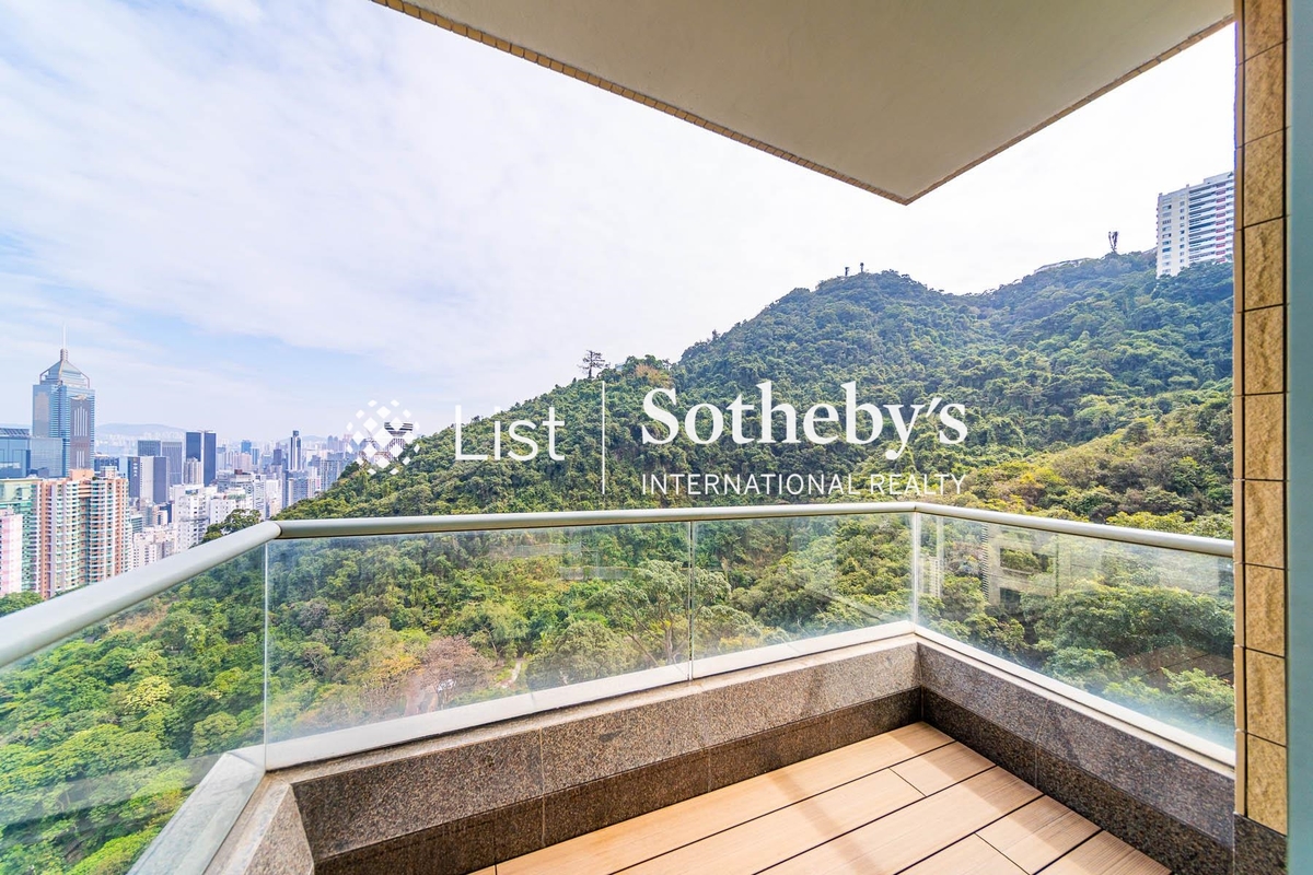 Bowen's Lookout Bowen's Lookout | Balcony off Living and Dining Room