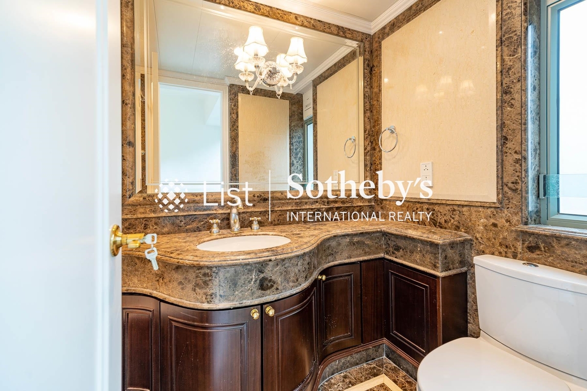 Bowen's Lookout Bowen's Lookout | Second En-suite Bathroom