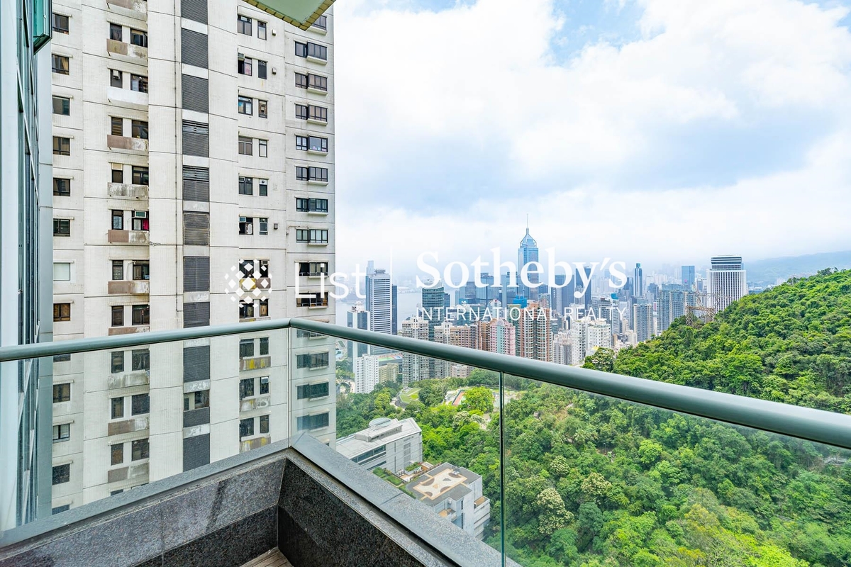 Bowen's Lookout Bowen's Lookout | Balcony off Living and Dining Room