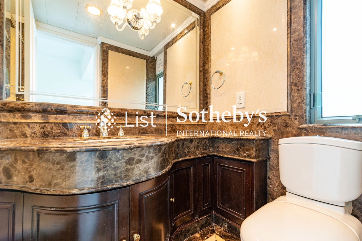 Bowen's Lookout Bowen's Lookout | Second En-suite Bathroom