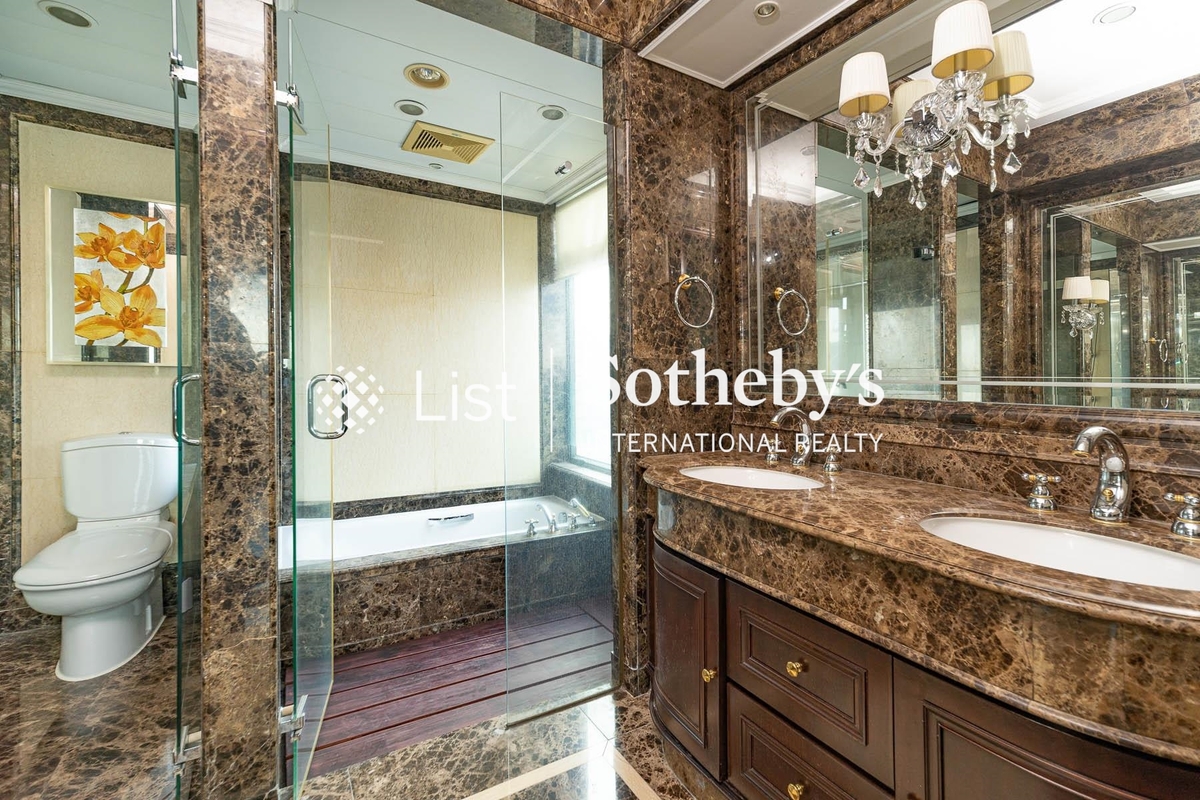 Bowen's Lookout Bowen's Lookout | Master Bathroom