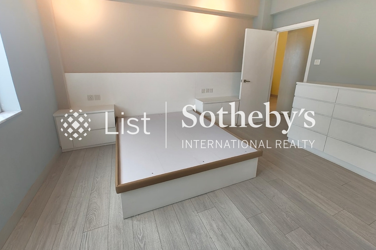 Renown Court 麗寧苑 | Master Bedroom