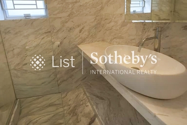 Renown Court 麗寧苑 | 