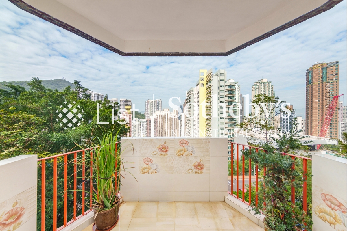 Fulham Garden 富林苑 | Balcony off Living Room