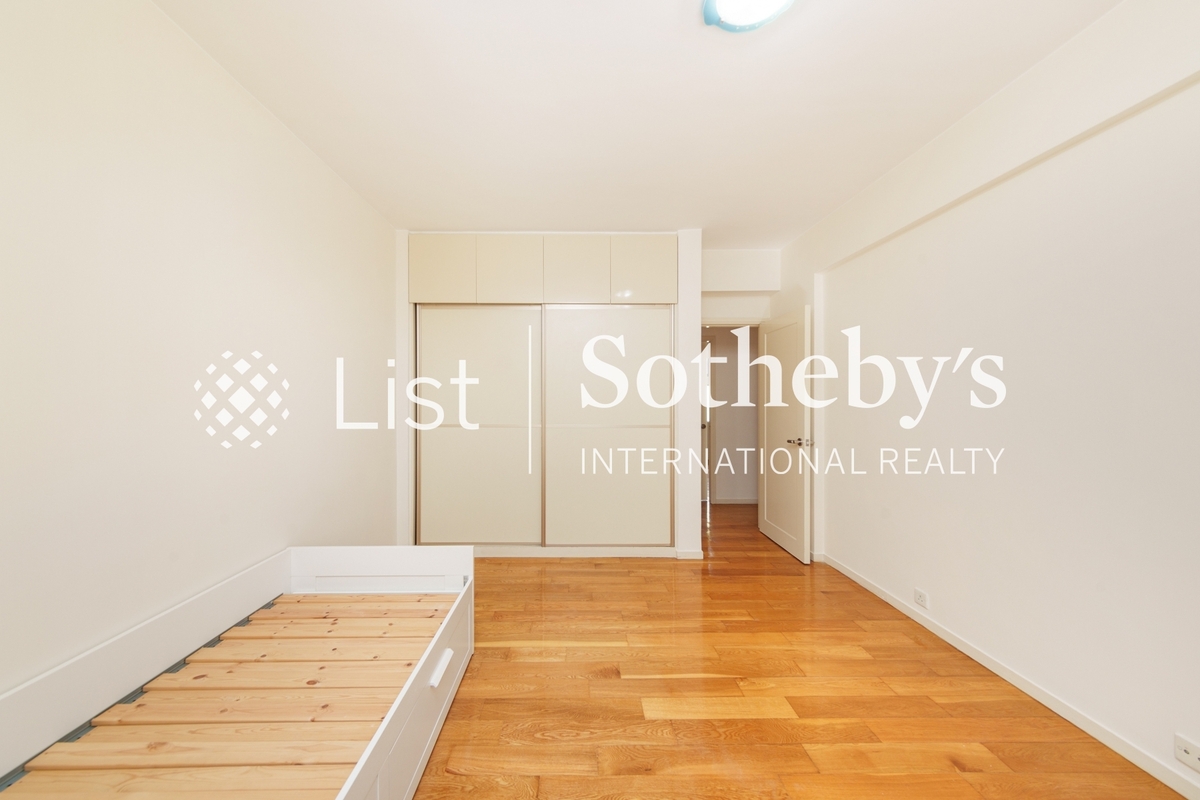 Fulham Garden 富林苑 | Second Bedroom