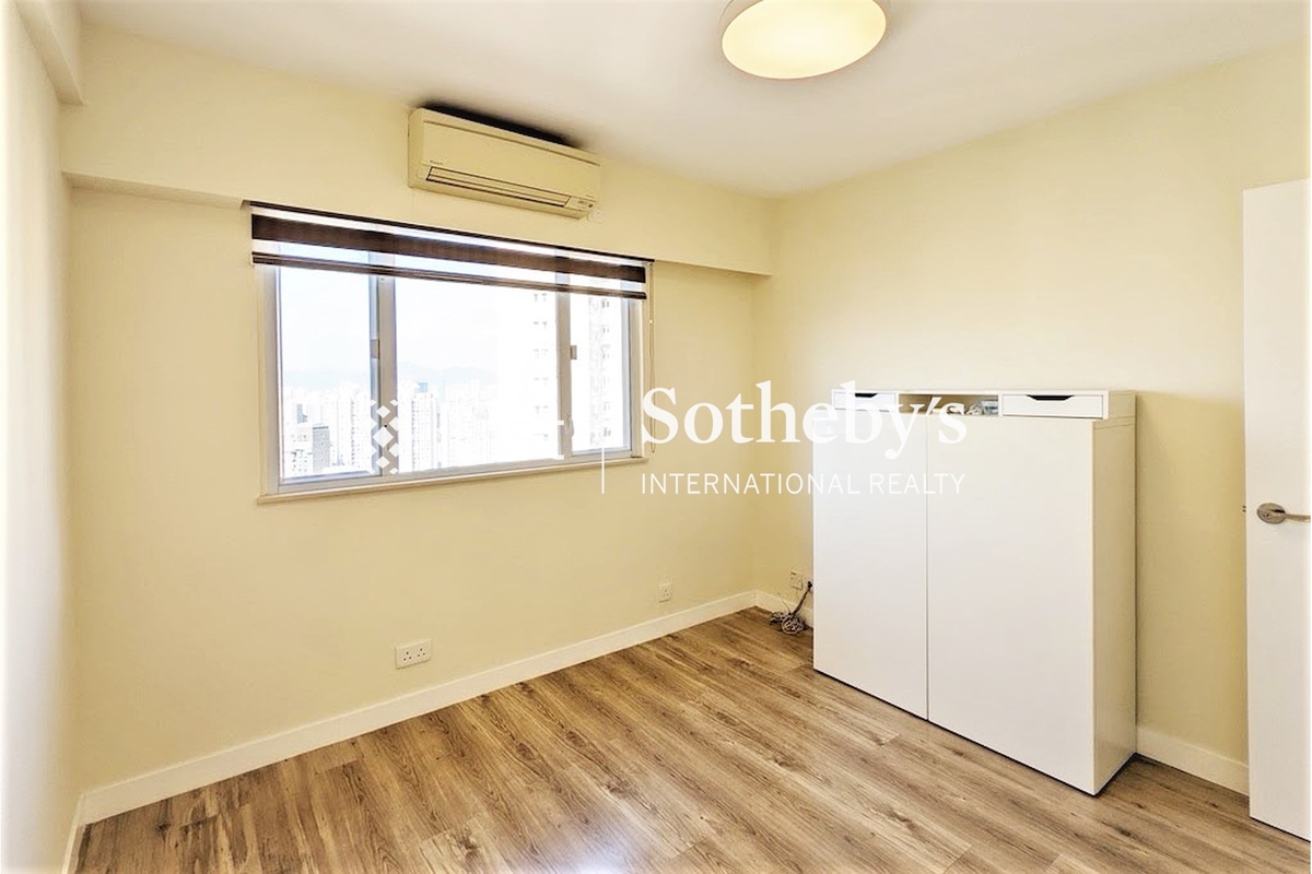 Bellevue Heights 碧兰阁 | Third Bedroom