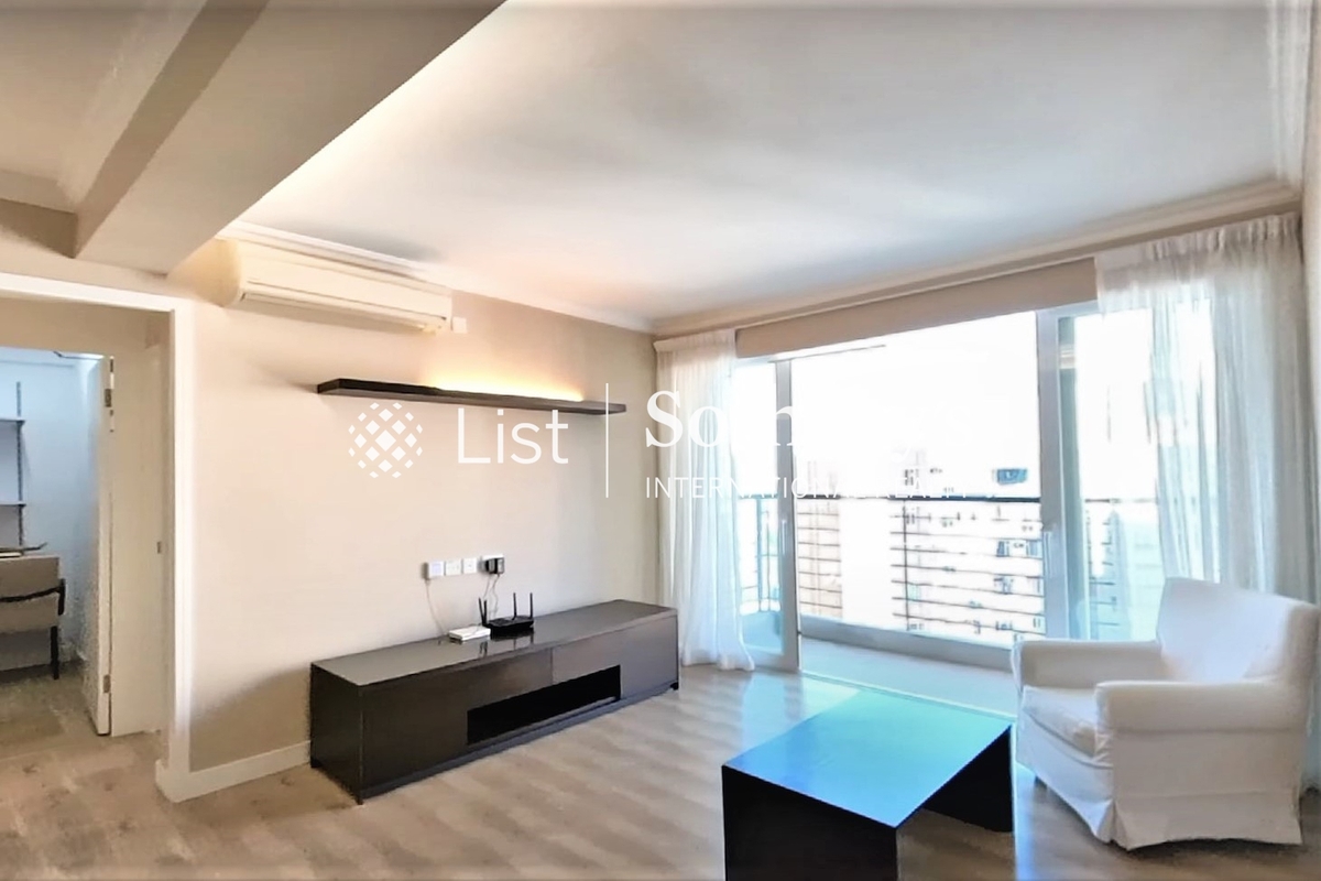 Bellevue Heights 碧兰阁 | Living and Dining Room