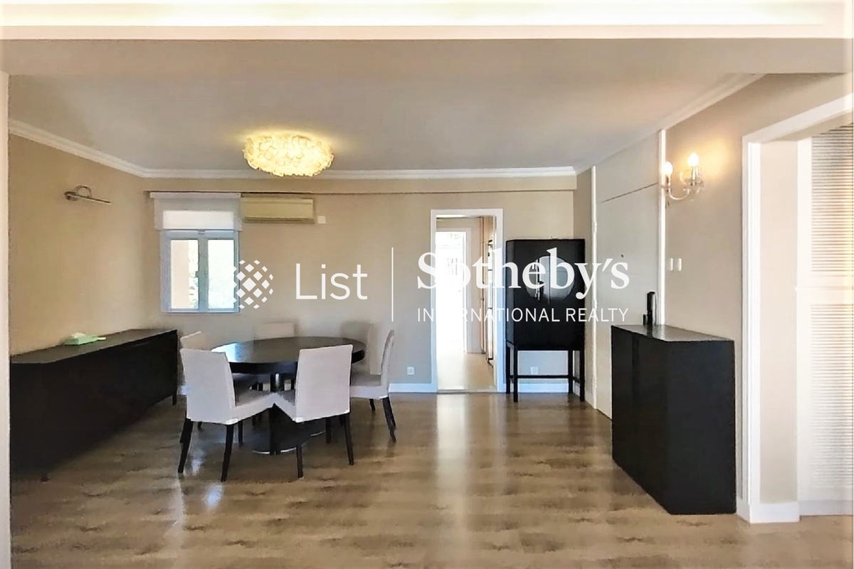 Bellevue Heights 碧兰阁 | Living and Dining Room