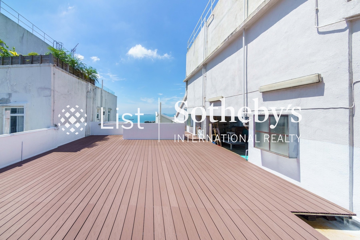 Y.Y. Mansions 裕仁大厦 | Private Roof Terrace