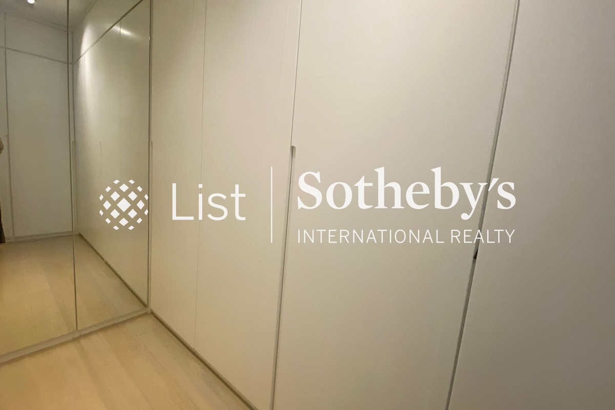 Y.Y. Mansions 裕仁大廈 | Third Bedroom