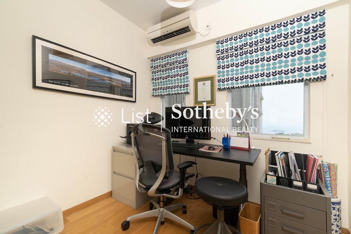 Y.Y. Mansions 裕仁大廈 | Second Bedroom