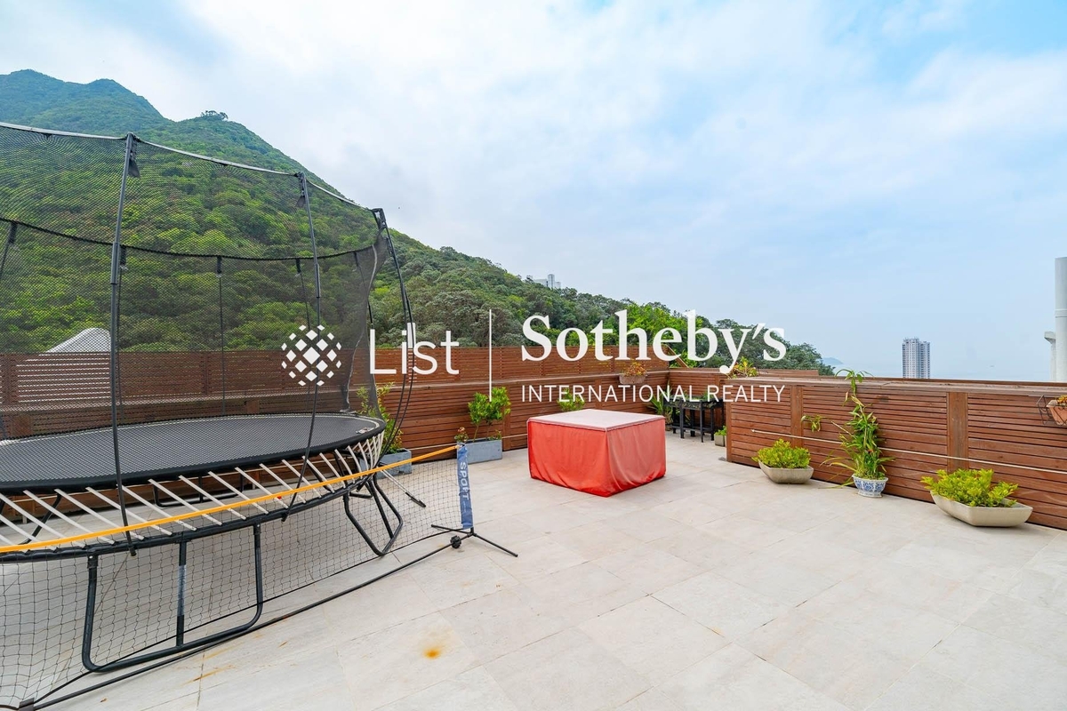 Y.Y. Mansions 裕仁大廈 | Private Roof Terrace