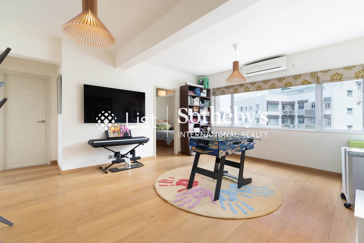 Y.Y. Mansions 裕仁大廈 | Living Area