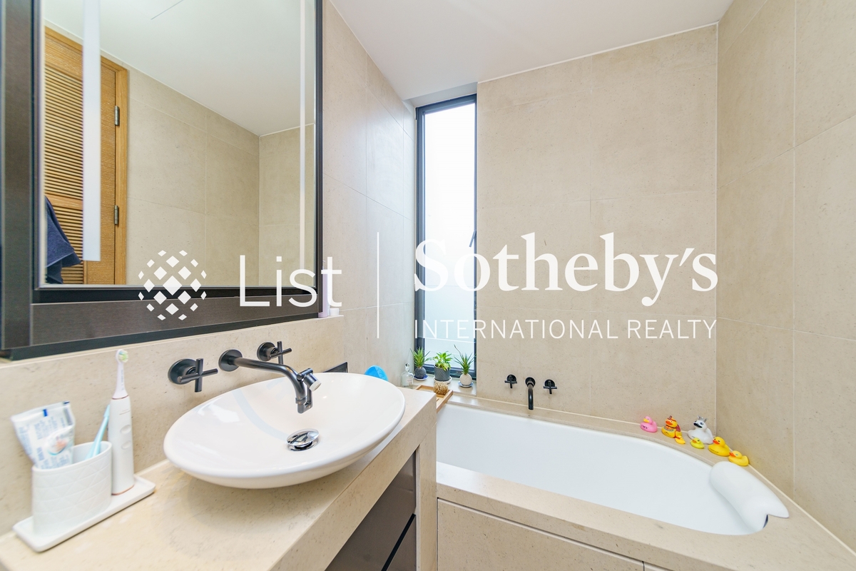 The Pavilia Hill 柏傲山 | Second En-suite Bathroom