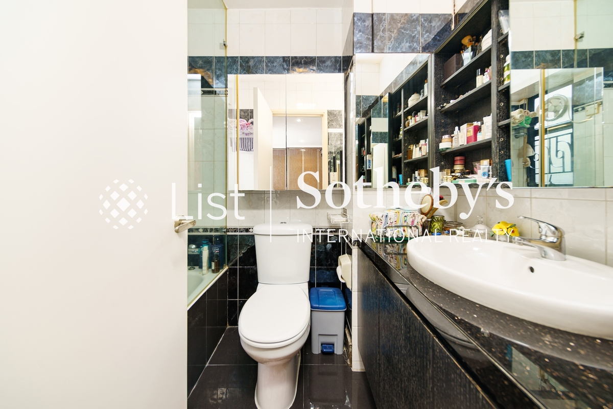 Broom Garden 蟠龍苑 | Master Bathroom