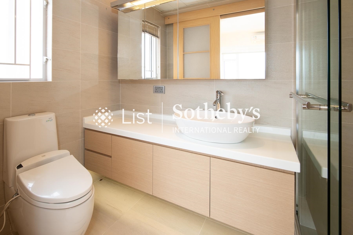 Yick King Building 億景樓 | Master Bathroom