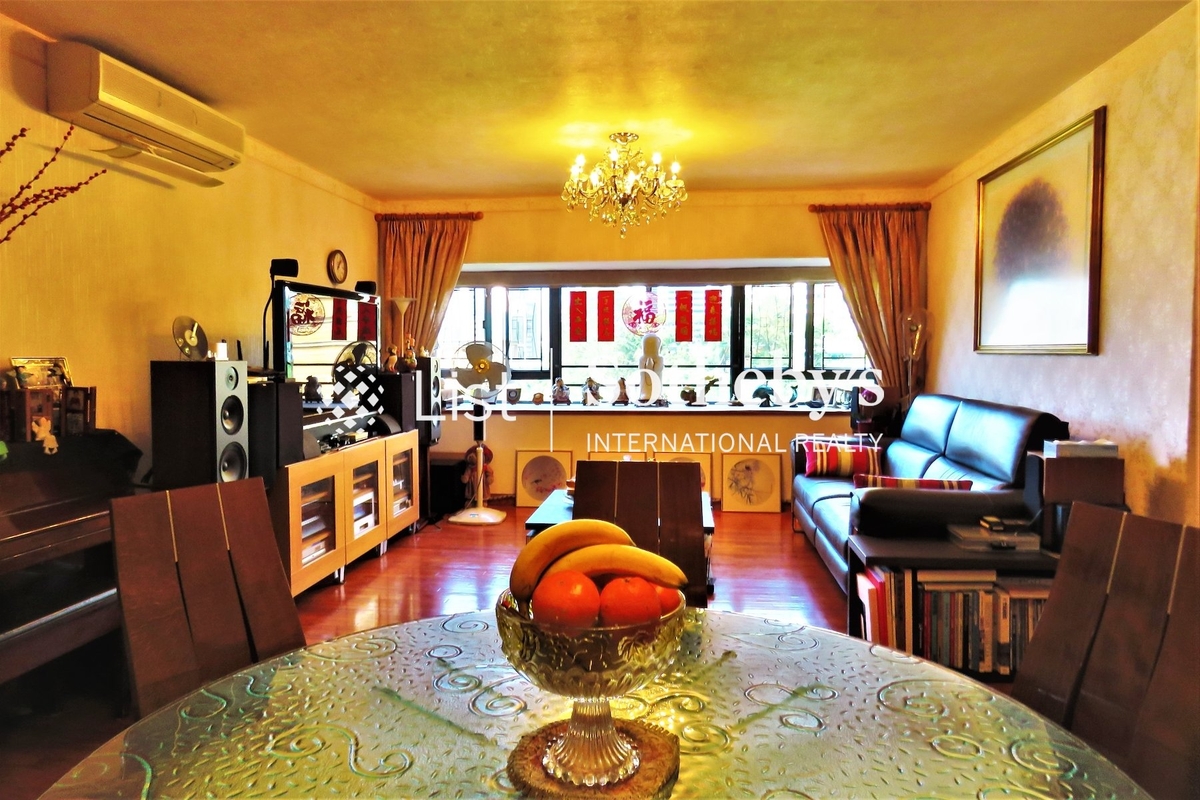 The Broadville 樂活臺 | Living and Dining Room