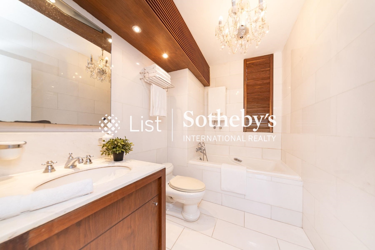 The Broadville 樂活臺 | Master Bathroom