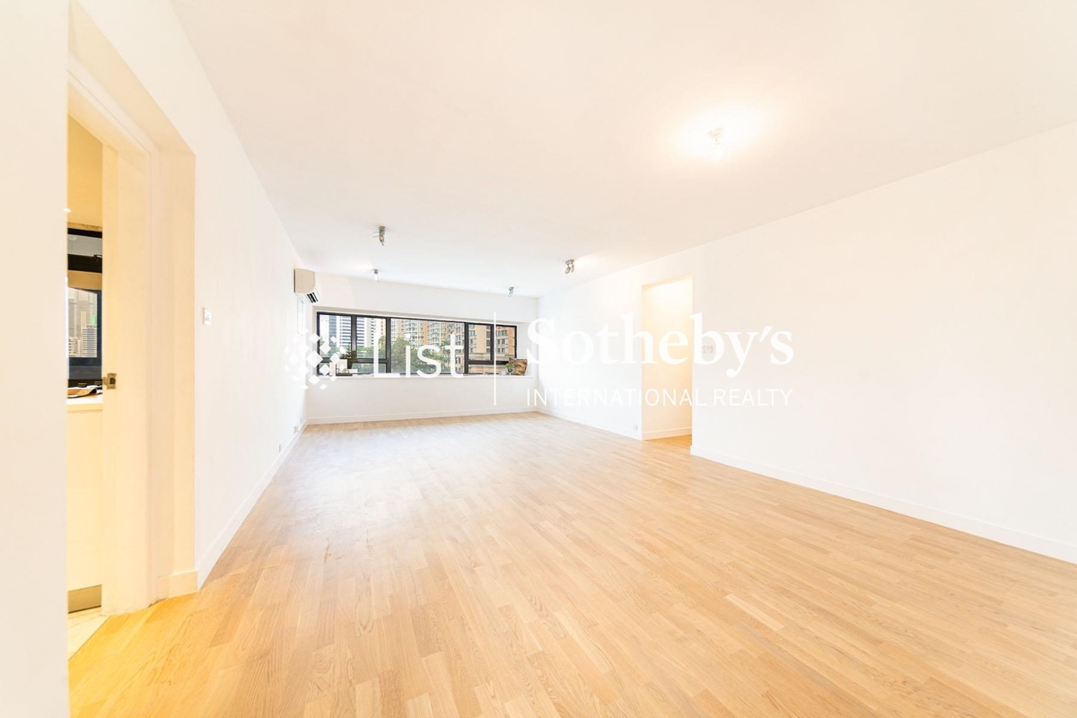 The Broadville 樂活臺 | Living and Dining Room