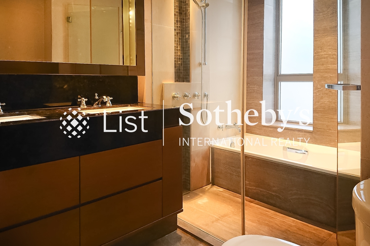 The Summa 高士台 | Master Bathroom