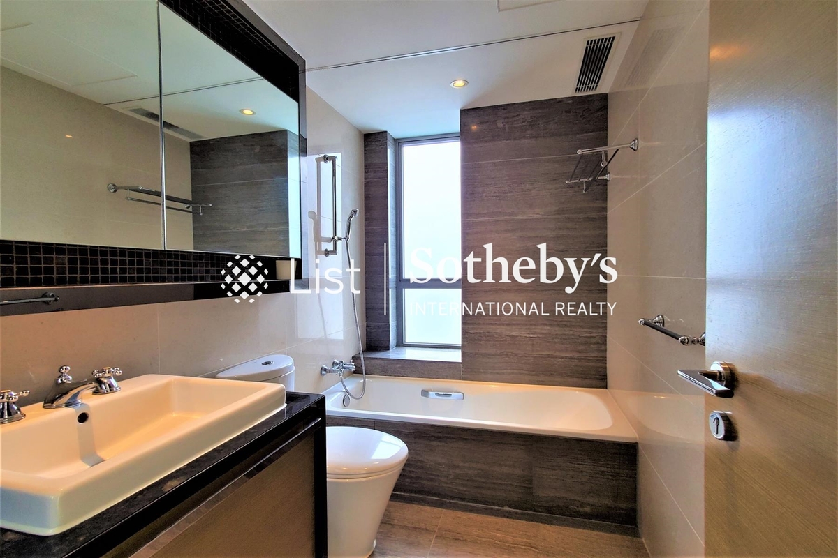 The Summa 高士台 | Second En-suite Bathroom