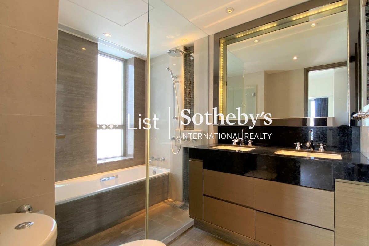 The Summa 高士台 | Master Bathroom