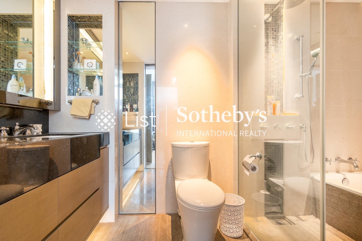 The Summa 高士台 | Master Bathroom