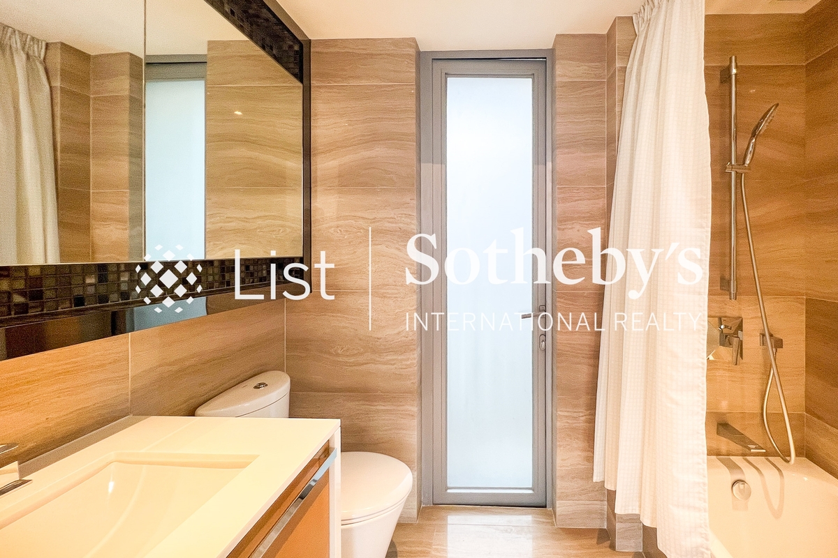 The Summa 高士台 | Master Bathroom